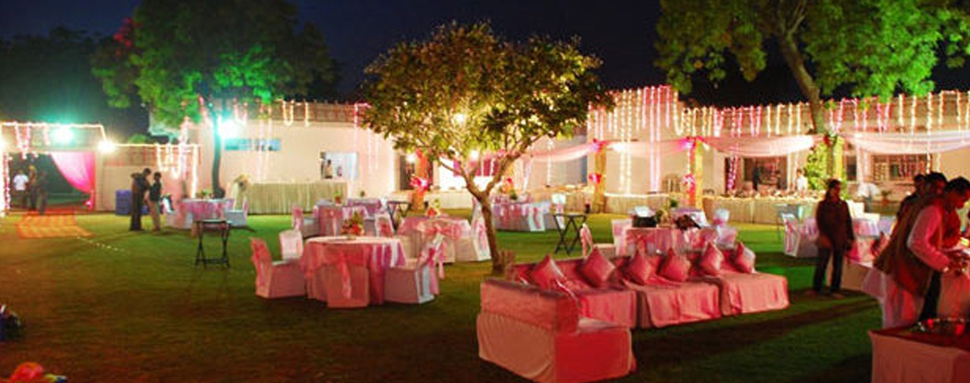 fun-lighting-ideas-to-brighten-up-the-wedding-venue
